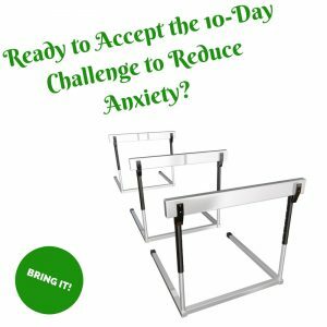 Accettare questa sfida di dieci giorni per ridurre l'ansia può essere molto efficace. Impara piccoli trucchi che puoi fare ogni giorno per ridurre l'ansia. Provalo per dieci giorni.