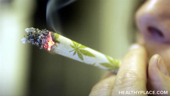 Gli effetti a breve termine della marijuana sono spesso piacevoli, mentre gli effetti a lungo termine dell'erba sono generalmente indesiderabili. Ulteriori informazioni sull'uso a lungo termine della marijuana.