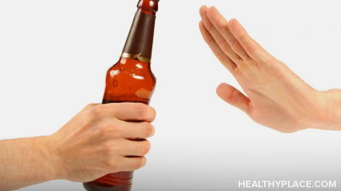 La ricaduta della dipendenza da alcol accade a molti, se non alla maggior parte, alcolisti. Scopri i segnali di avvertimento della ricaduta della dipendenza da alcol e come evitarlo proprio qui.