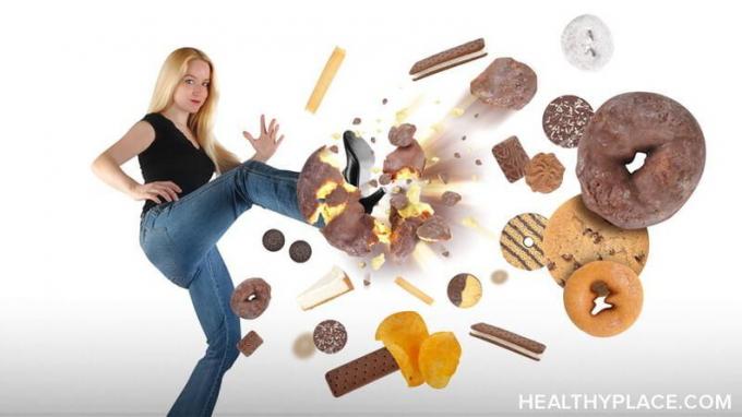 L'ADHD e l'eccesso di cibo in genere raddoppiano il tuo cervello: pensa a quando l'iperfocus o il controllo degli impulsi ti coinvolgono. Ecco quattro modi per fermare l'eccesso di cibo nell'ADHD.
