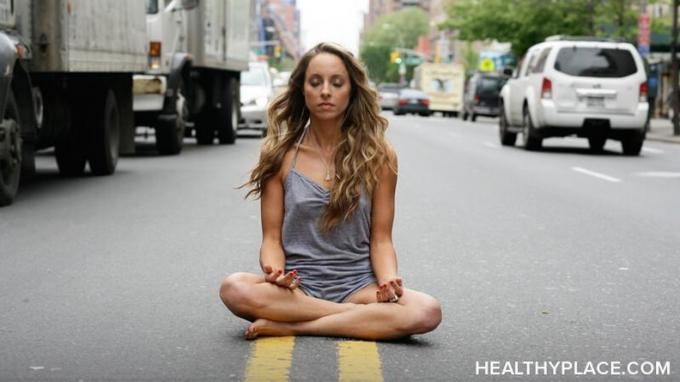 Impara questi tre suggerimenti di meditazione per iniziare la tua nuova pratica di meditazione nel modo giusto. Ottieni consigli di meditazione su HealthyPlace.