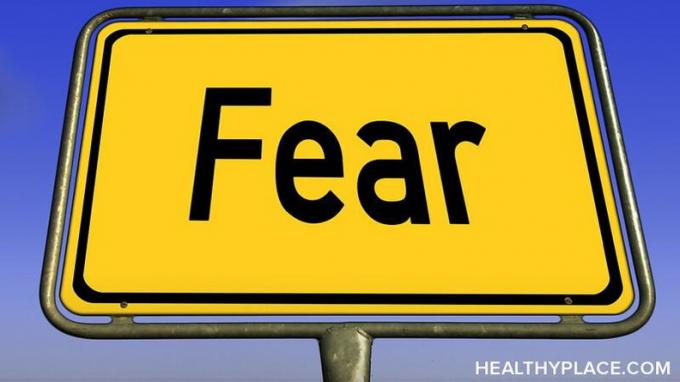 Come fai qualcosa di cui hai paura? Come affronti la tua paura e lo fai comunque? Condividere le lezioni apprese facendo qualcosa che temevo.