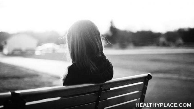 L'isolamento e la solitudine sono lotte comuni tra coloro che vivono con qualsiasi malattia mentale. Scopri come affrontare l'isolamento e la solitudine su HealthyPlace.com.