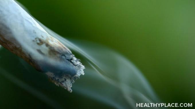 Gli effetti della marijuana sono generalmente considerati positivi, ma gli effetti del fumo di erba e gli effetti collaterali della marijuana possono danneggiare la salute dell'utente in vaso.