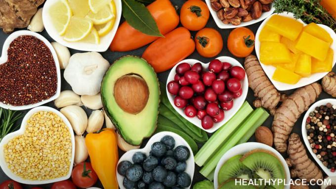 Esiste una relazione diretta tra alimentazione e salute mentale. Scopri qual è il link e gli alimenti che dovresti mangiare su HealthyPlace.